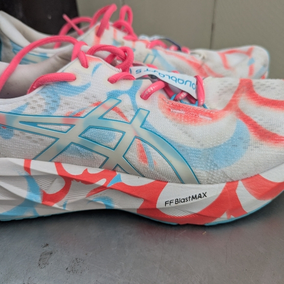 Asics Nova Blast 5 Tokyo Men 10 - Picture 2 of 8